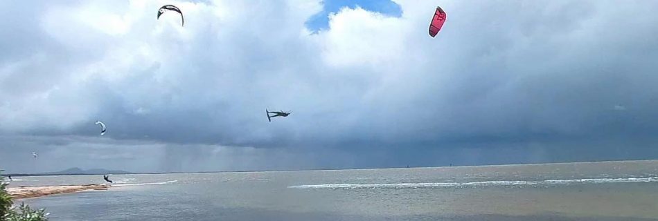 Kitesurfing in St. Kilda